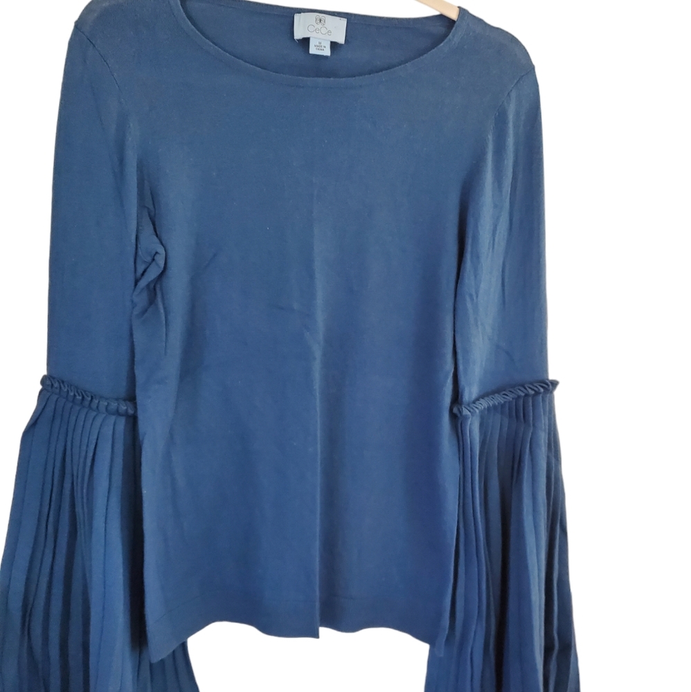 CeCe Women's Bell Sleeve Top